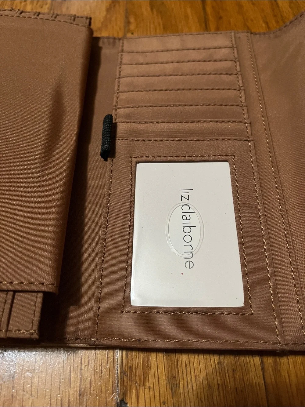 NWT Liz Claiborne Camel Tan Women's Clutch Wallet - Classic Fold-Over Design